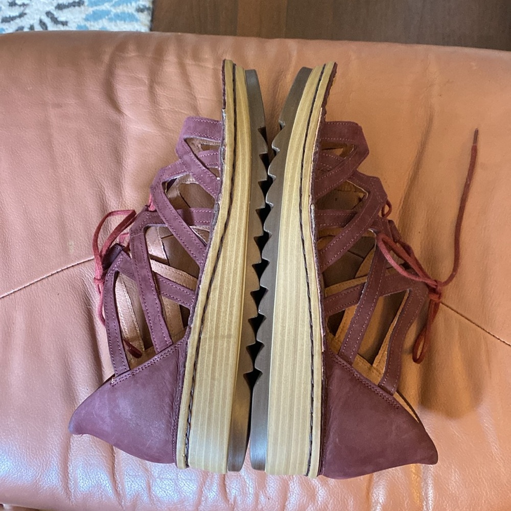 NAOT plum purple leather sandals. 100% leather with cute ties. Size Eur 39 /US 8 - Picture 6 of 12